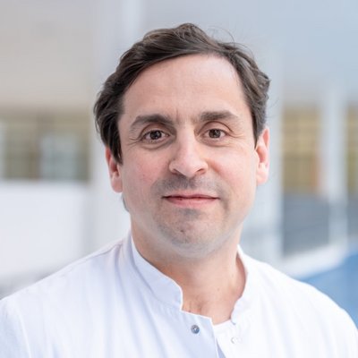 Dr. Robert Taayedi