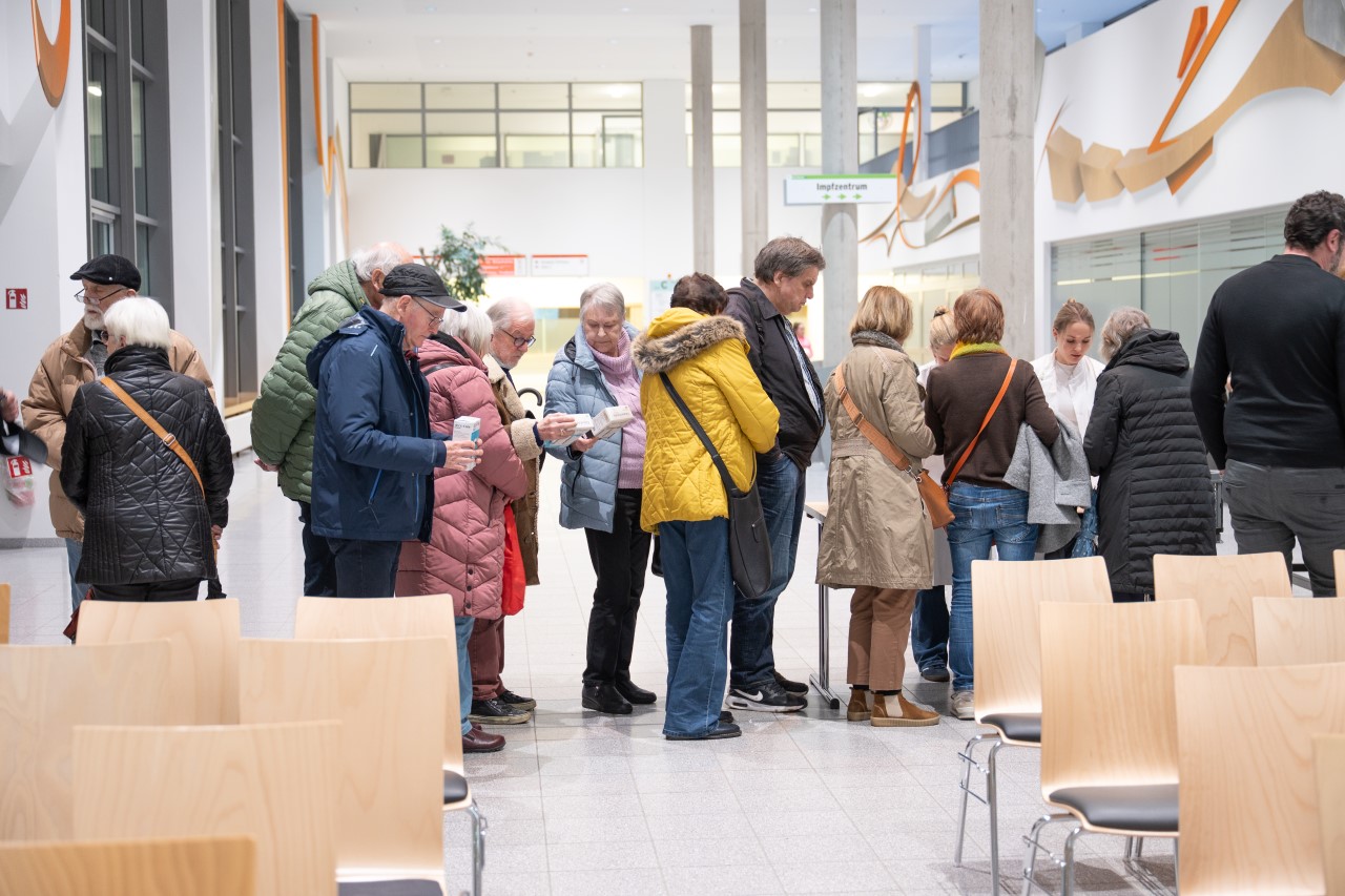 Schlangen am Blutzuckerspiegel-Messstand